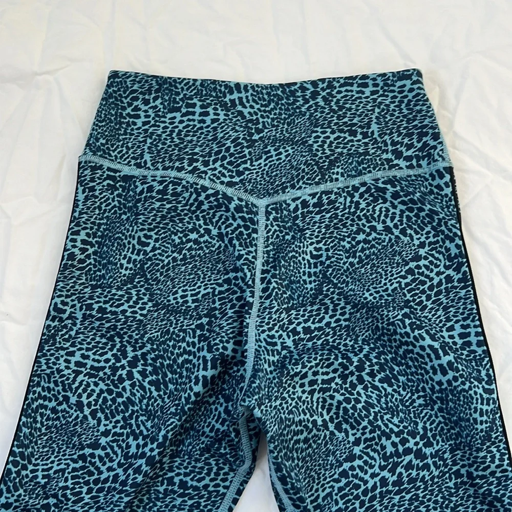 Nike One Leopard Dri-Fit Tights Small - Picture 6 of 6
